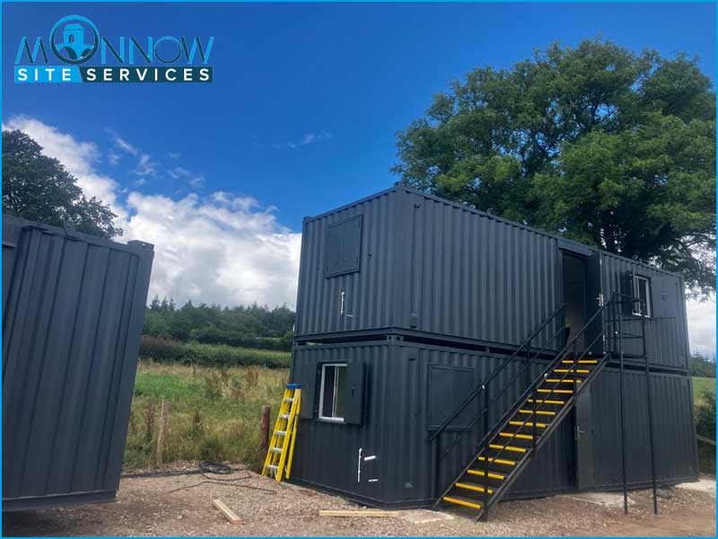 Monnow Site Services, a leading provider of modular solutions, showcased their proficiency in delivering on-site facilities as they successfully supplied, delivered, and installed two impressive 32-foot x 10-foot antivandal units. These units, designed to enhance convenience and comfort for workers on the project site, consisted of a canteen and changing room in one unit and an open-plan office in the other.
